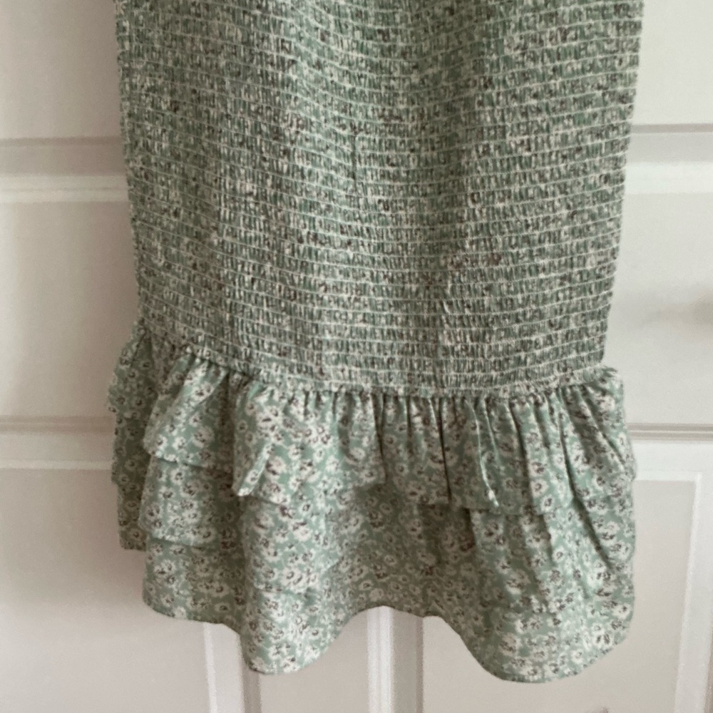 ✨ Mabel Garden Midi Dress – Green & White Floral – Size Large ✨ - Picture 4 of 10